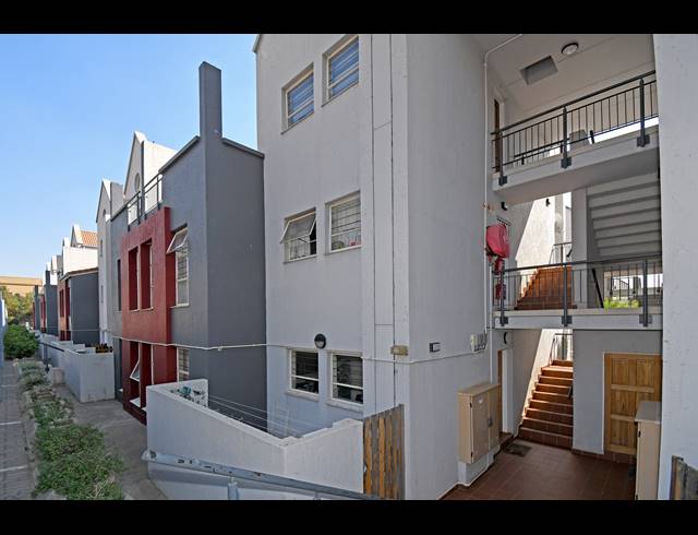 1 BEDROOM APARTMENT FOR SALE IN FERNDALE